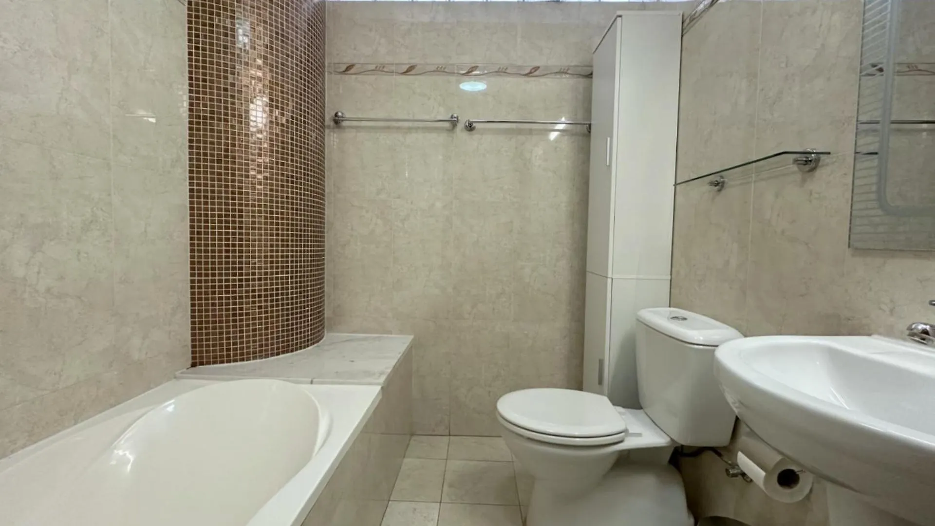 Amazing Sea And Marina View City Center 2Bdr Flat Larnaca