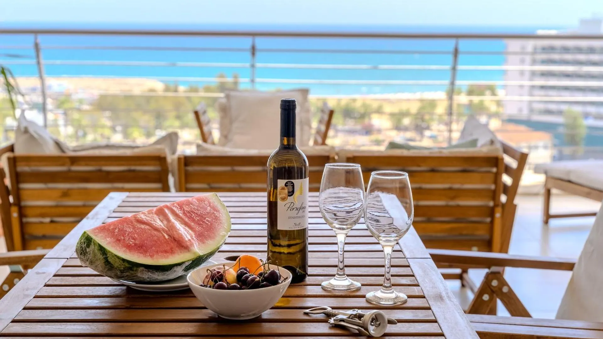 Amazing Sea And Marina View City Center 2Bdr Flat Larnaca Apartment