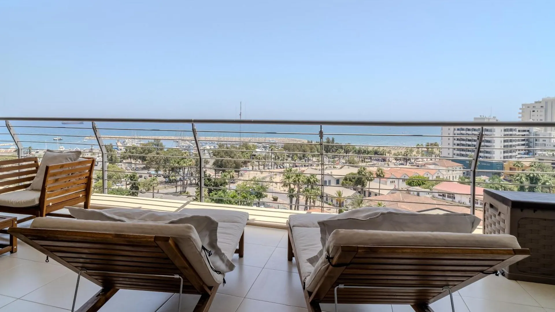 Amazing Sea And Marina View City Center 2Bdr Flat Larnaca